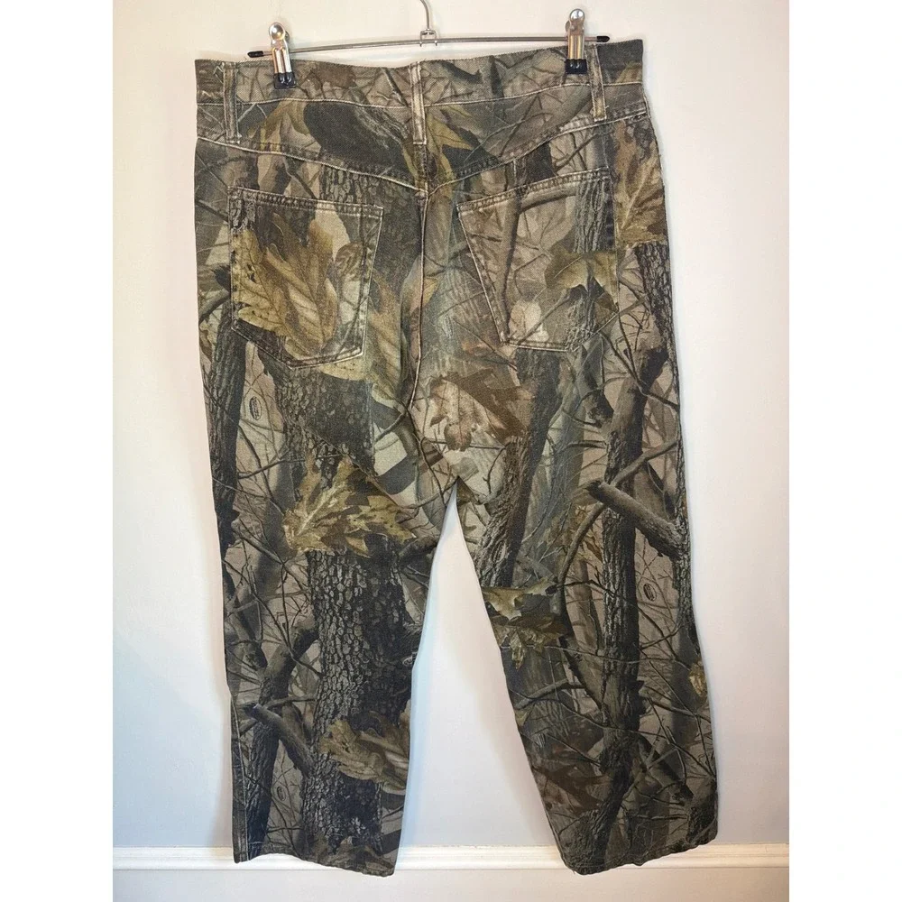 Outfitters Ridge durable closure